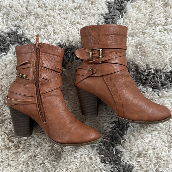 Size 8 Western Booties - Picture 4 of 7